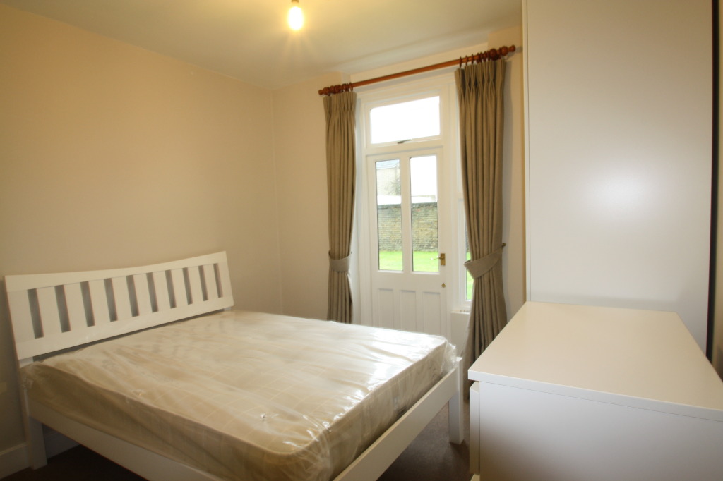 Magdalen Road, Earlsfield, London, Greater London, SW18 - London